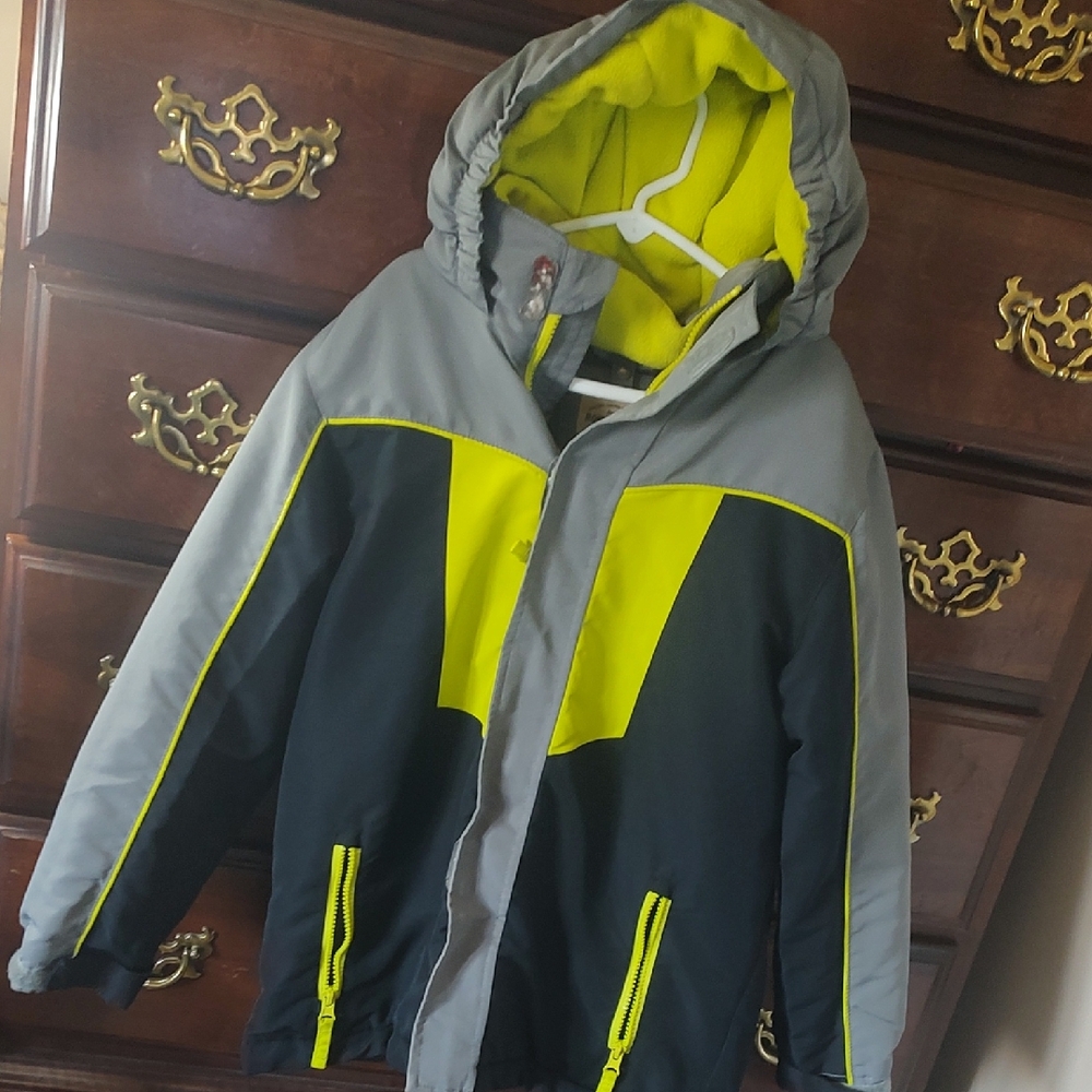 Kids Gray and Yellow Hooded 🧥 Coat